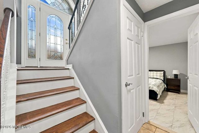 25 Koenig Lane, Freehold, NJ 07728