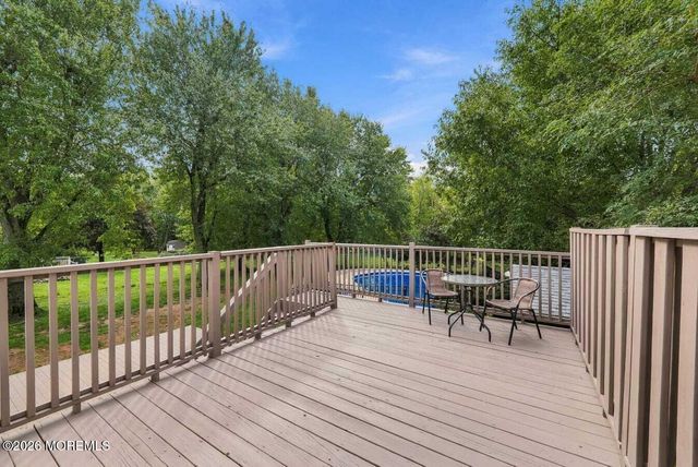 25 Koenig Lane, Freehold, NJ 07728