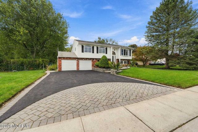 25 Koenig Lane, Freehold, NJ 07728
