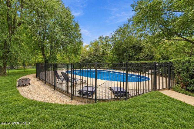 25 Koenig Lane, Freehold, NJ 07728