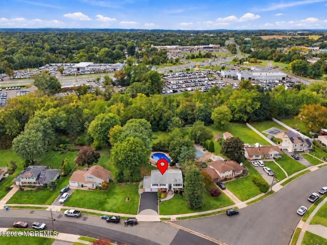 25 Koenig Lane, Freehold, NJ 07728