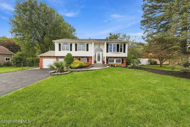 25 Koenig Lane, Freehold, NJ 07728