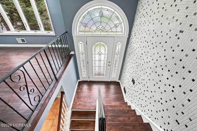 25 Koenig Lane, Freehold, NJ 07728