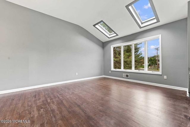 25 Koenig Lane, Freehold, NJ 07728