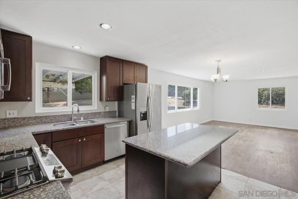 860 Magarian Rd, Fallbrook, CA 92028 — photo 5
