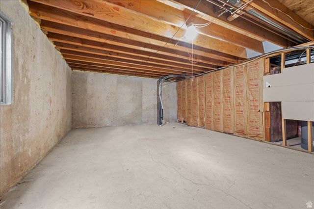 370 W 5600 S, Washington Terrace, UT 84405