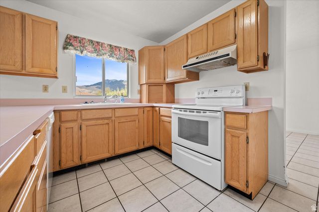 370 W 5600 S, Washington Terrace, UT 84405
