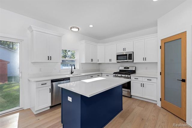 50627 Elsey Street, New Baltimore, MI 48047