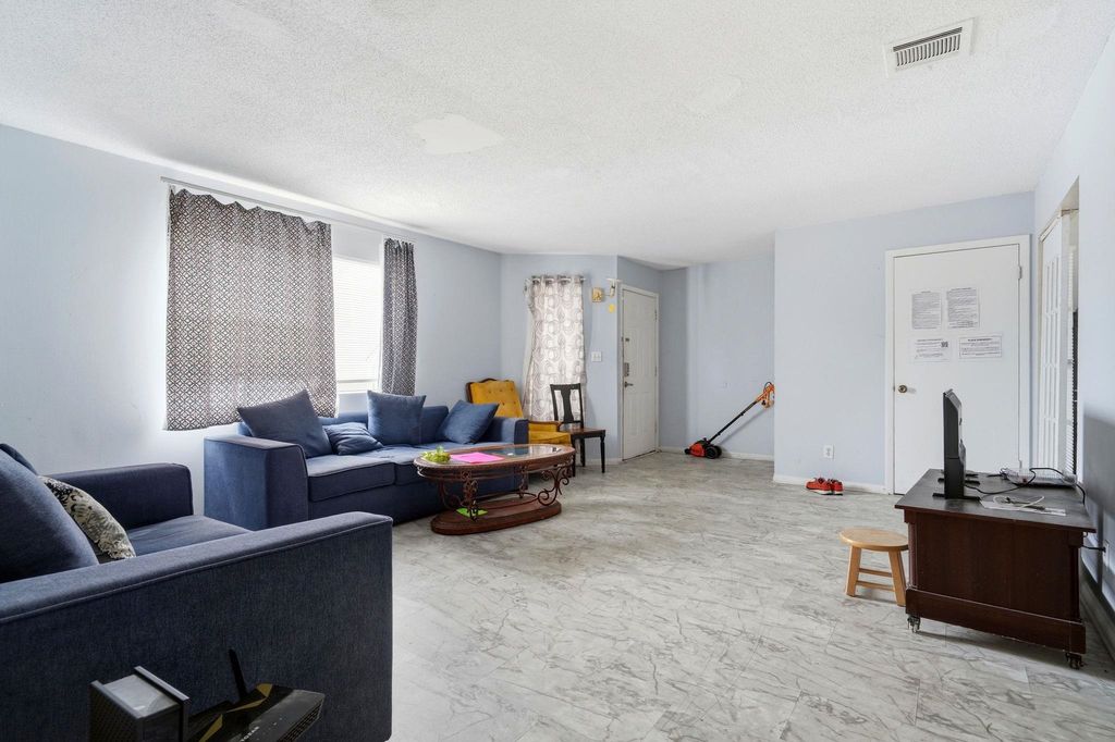 2000 Greens Blvd Apt 10D, Myrtle Beach, SC 29577 — photo 4