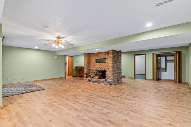 5112 S Hampton Avenue, Springfield, MO 65810