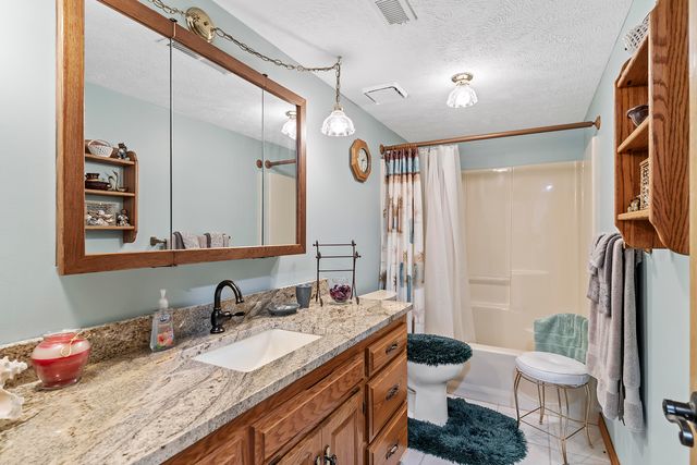 5112 S Hampton Avenue, Springfield, MO 65810