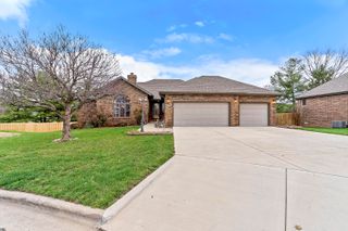 5112 S Hampton Avenue, Springfield, MO 65810