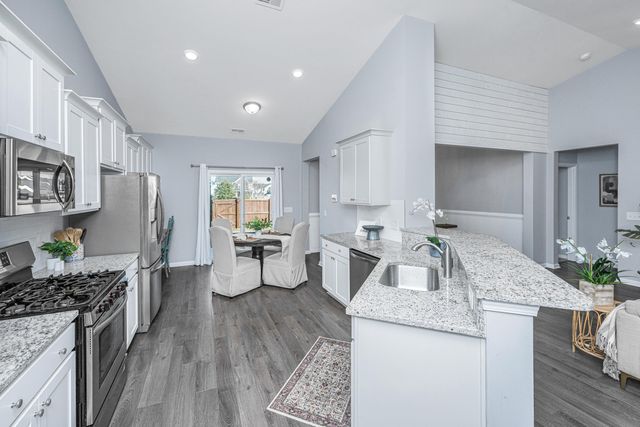 226 Firewheel Court, Summerville, SC 29486