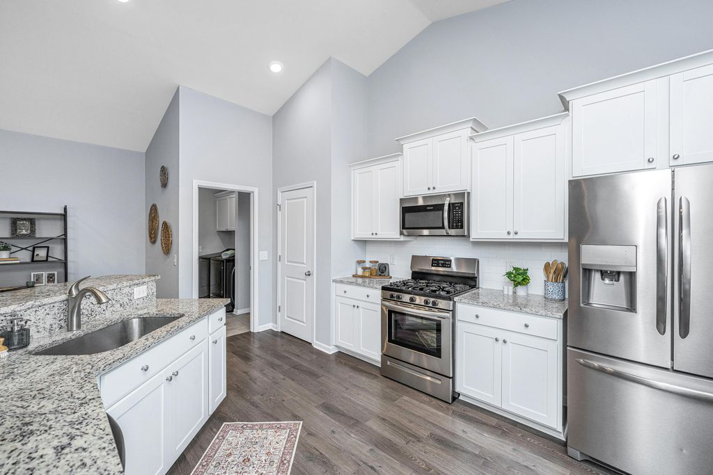 Image 10 of property listing at 226 Firewheel Court, Summerville, SC 29486