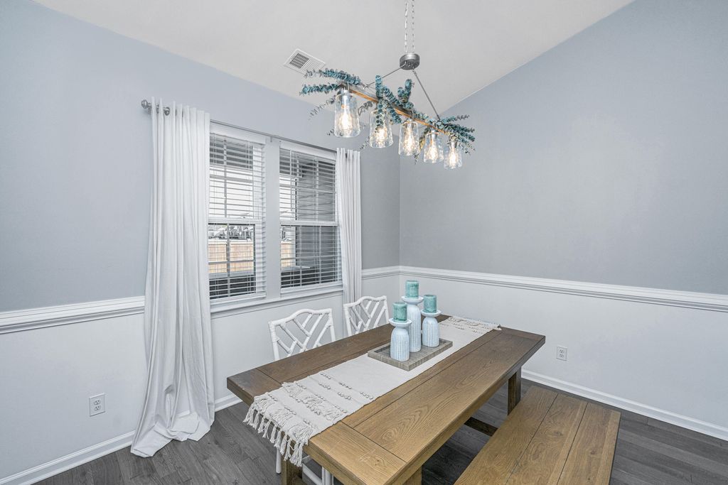 Image 14 of property listing at 226 Firewheel Court, Summerville, SC 29486