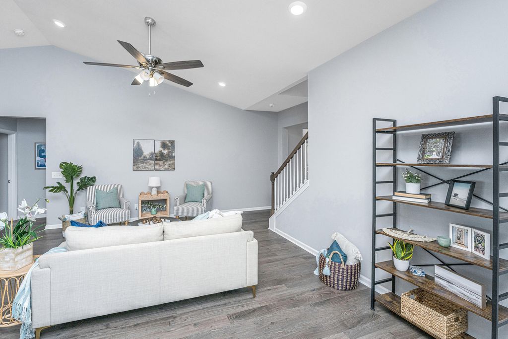 Image 17 of property listing at 226 Firewheel Court, Summerville, SC 29486