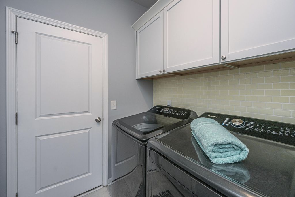 Image 35 of property listing at 226 Firewheel Court, Summerville, SC 29486