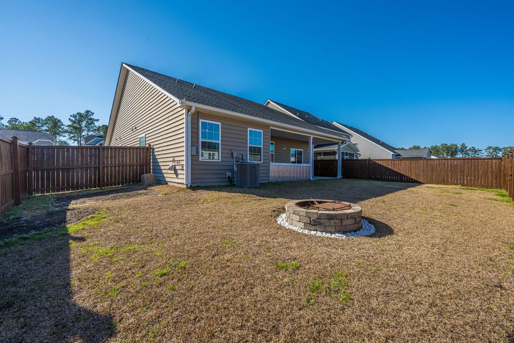 Image 39 of property listing at 226 Firewheel Court, Summerville, SC 29486