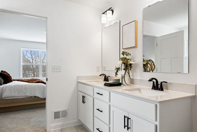 1918 Timber Lane, Carver, MN 55315