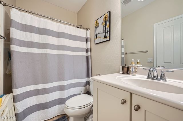 5662 Oak Bend Drive, Las Vegas, NV 89135