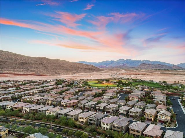 5662 Oak Bend Drive, Las Vegas, NV 89135