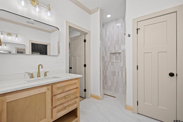 19429 Cedarpark Pl, Lindale, TX 75771