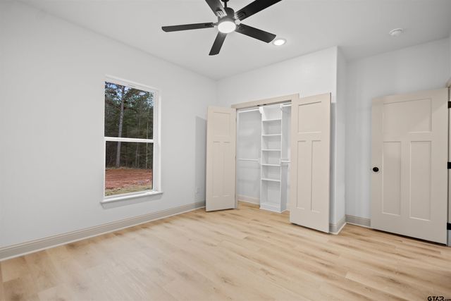 19429 Cedarpark Pl, Lindale, TX 75771