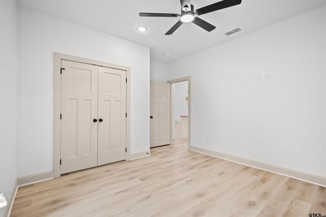 19429 Cedarpark Pl, Lindale, TX 75771