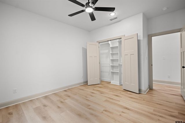 19429 Cedarpark Pl, Lindale, TX 75771