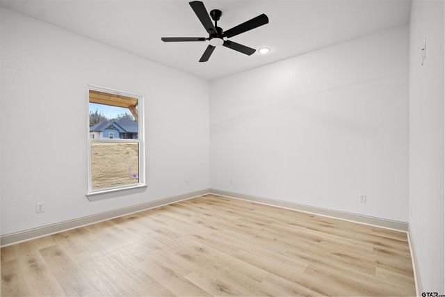 19429 Cedarpark Pl, Lindale, TX 75771