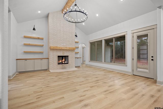 19429 Cedarpark Pl, Lindale, TX 75771