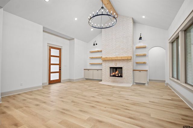 19429 Cedarpark Pl, Lindale, TX 75771