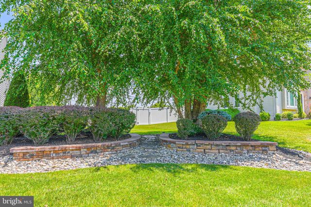607 APPLE DR, Mullica Hill, NJ 08062