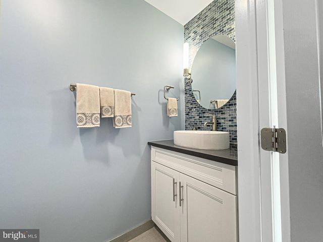 607 APPLE DR, Mullica Hill, NJ 08062