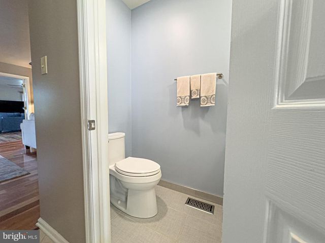 607 APPLE DR, Mullica Hill, NJ 08062