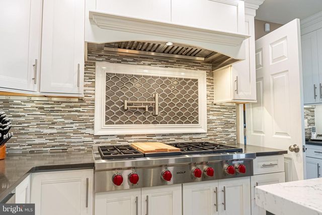 607 APPLE DR, Mullica Hill, NJ 08062