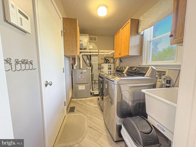 607 APPLE DR, Mullica Hill, NJ 08062