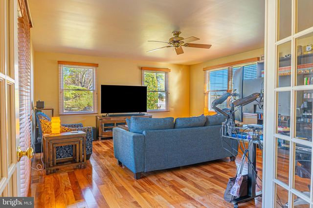 607 APPLE DR, Mullica Hill, NJ 08062