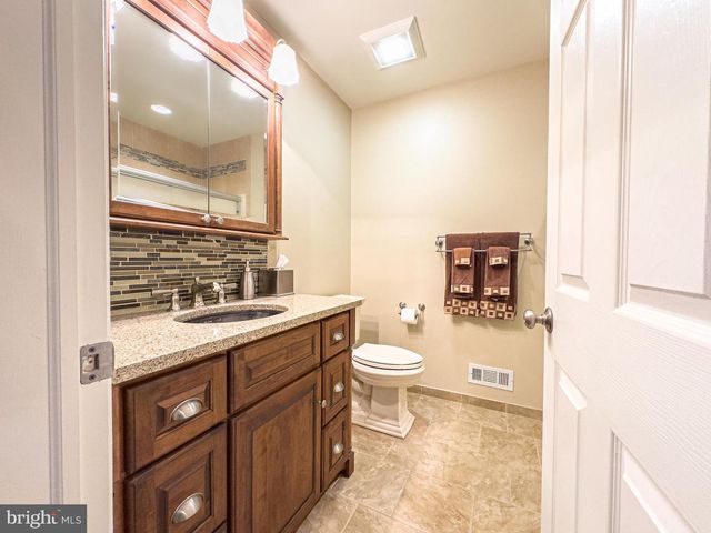 607 APPLE DR, Mullica Hill, NJ 08062