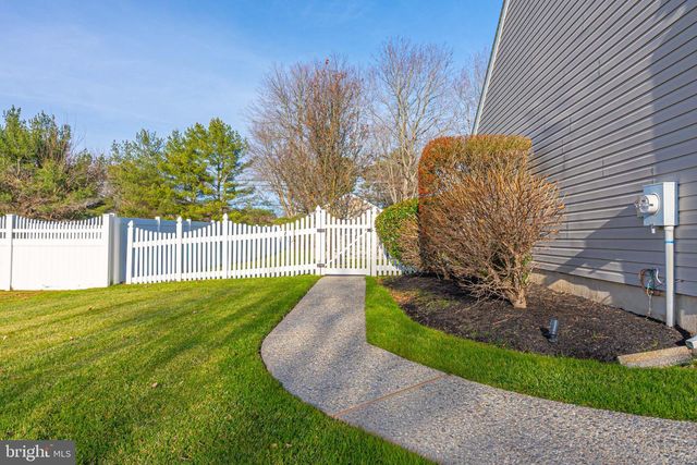 607 APPLE DR, Mullica Hill, NJ 08062