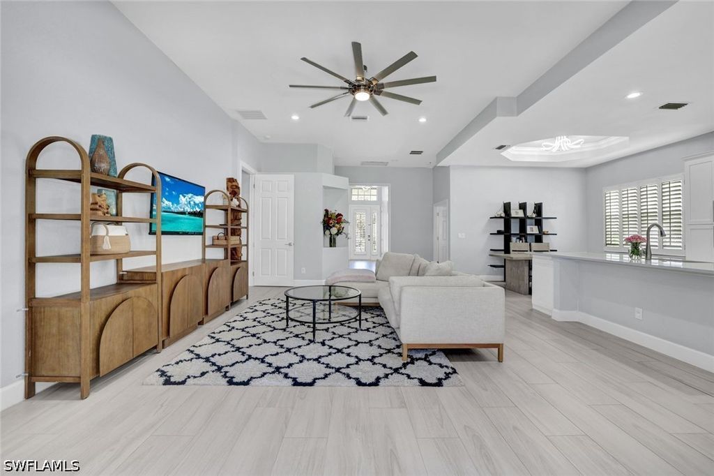 16143 Parque LN, Naples, FL 34110