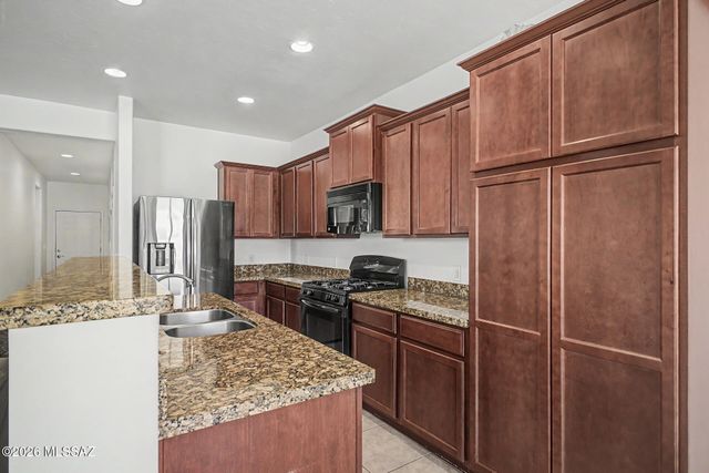 6716 S May Fly Drive, Tucson, AZ 85757