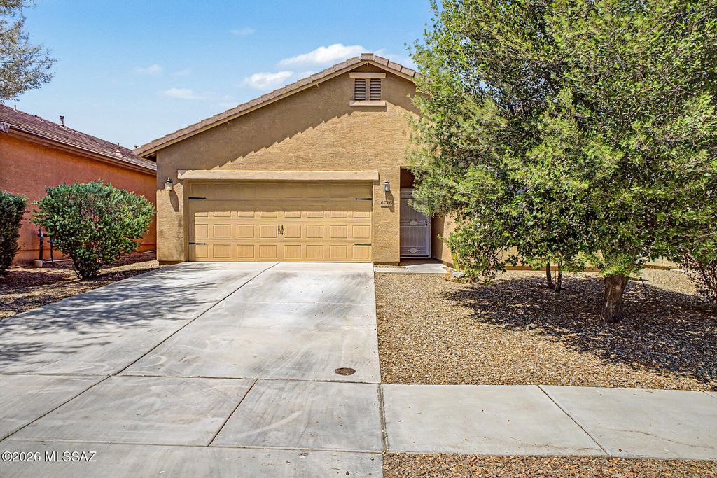 6716 S May Fly Drive, Tucson, AZ 85757