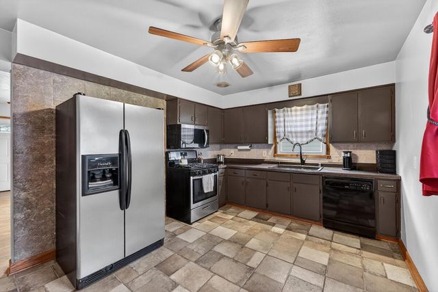 8302 26th AVENUE, Kenosha, WI 53143