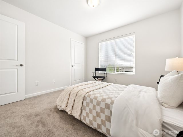 201 Grennan Lane N, Enumclaw, WA 98022