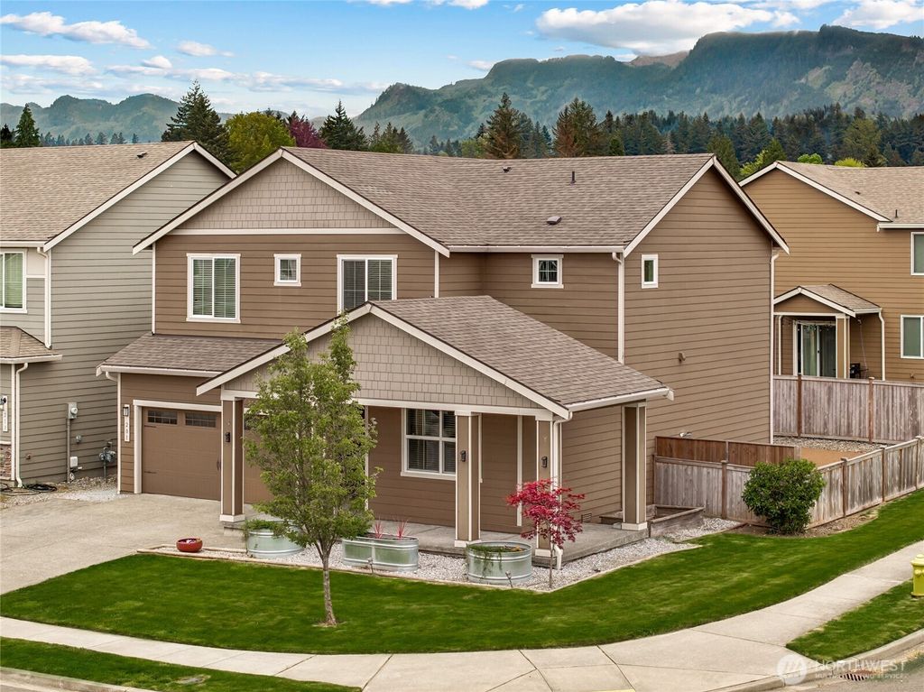 201 Grennan Lane N, Enumclaw, WA 98022