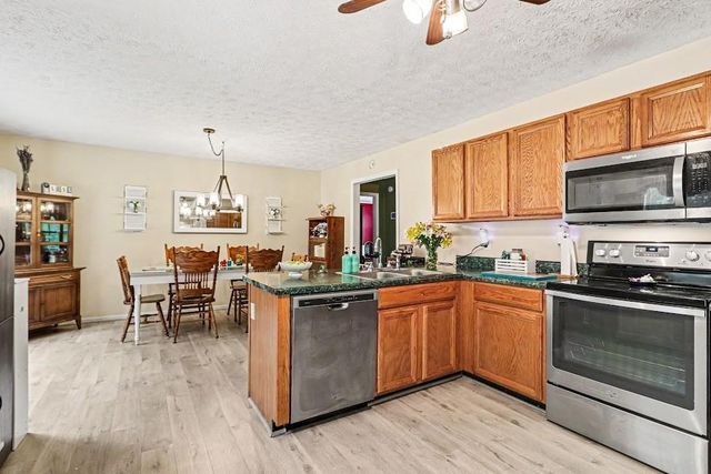 795 Woodruff Road, Carrollton, GA 30116