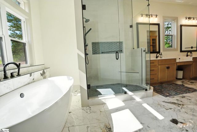 581 Paramount Drive, Seneca, SC 29678