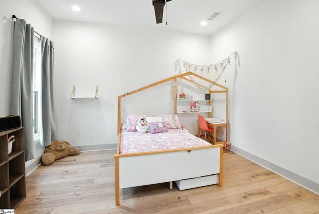 581 Paramount Drive, Seneca, SC 29678