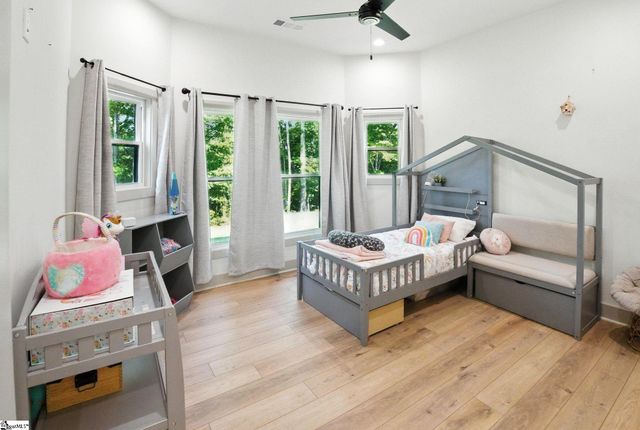 581 Paramount Drive, Seneca, SC 29678